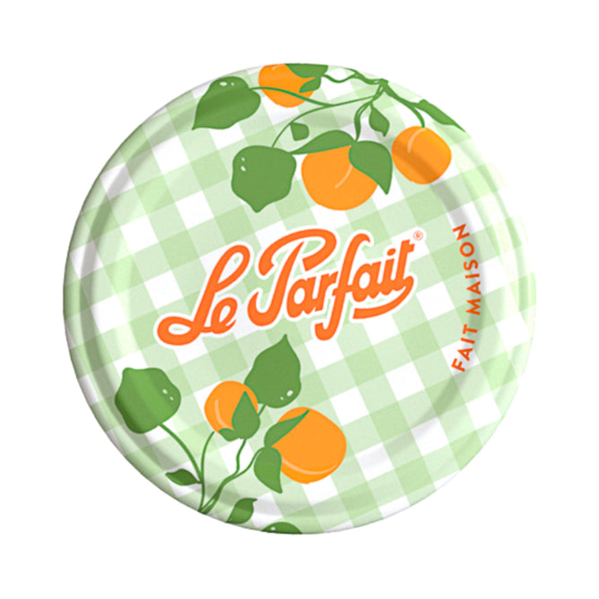 This green and white checkered lid with oranges and leaves, scripted Le Parfait in orange and Fait Maison, fits the French Jam Jar & Drinking Glass by Le Parfait. It provides an airtight, watertight seal to keep contents fresh.