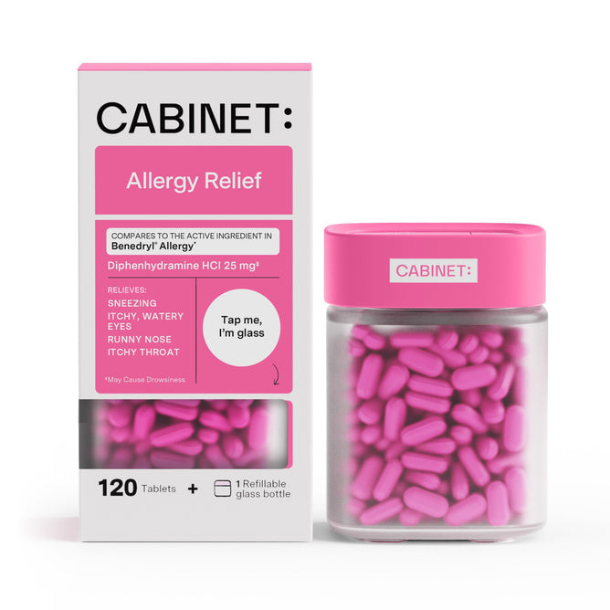 The image shows a box and glass bottle labeled Cabinet Health Allergy Relief, highlighting its sustainable approach. With 120 tablets of Diphenhydramine 25 mg, its crafted to alleviate allergy symptoms such as sneezing, runny nose, and itchy throat.